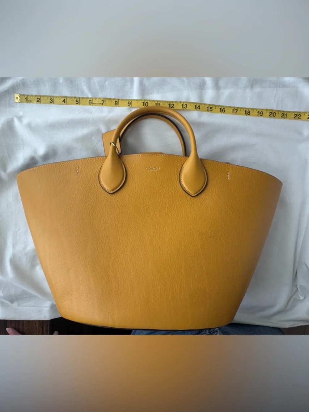 Coach Pebbled Leather Tote in Mustard Gold with two detachable shoulder straps - Picture 2 of 16